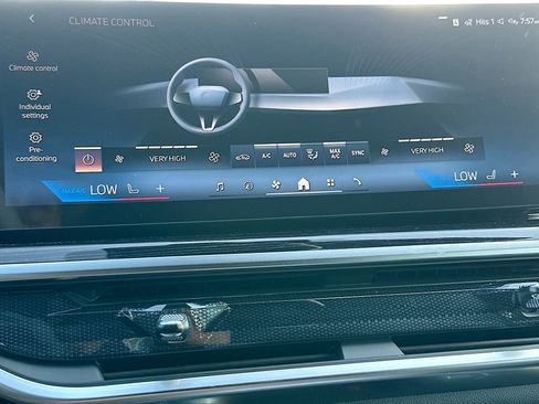 New 2026 BMW X5 sDrive40i w/ M Sport Package RWD image 12