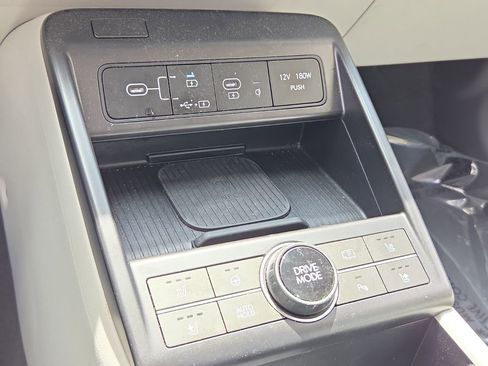 Used 2024 Hyundai Kona Limited FWD image 22