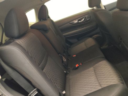 Used 2020 Nissan Rogue SV w/ Premium Package FWD image 19