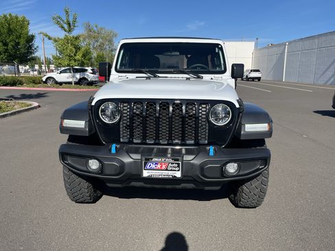 Used 2023 Jeep Wrangler Unlimited w/ Cold Weather Group AWD/4WD image 8