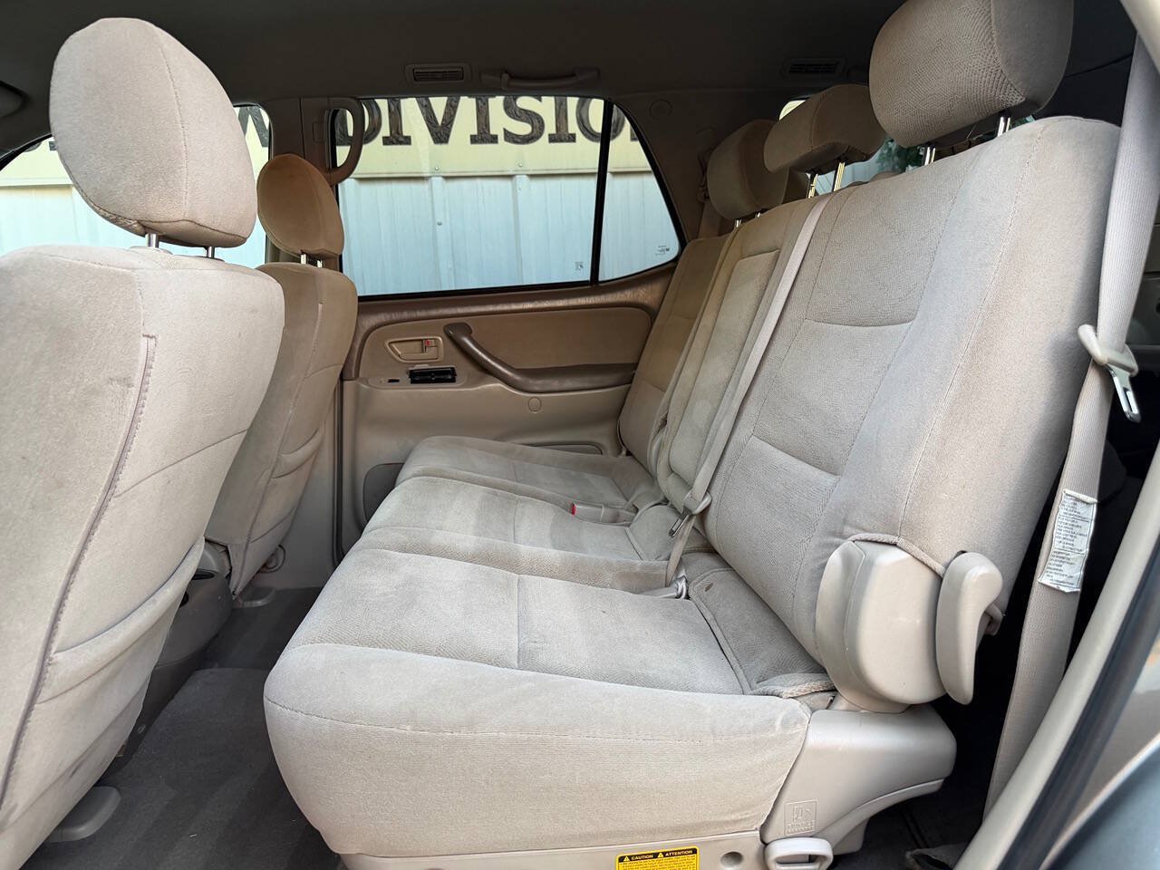 Used 2005 Toyota Sequoia SR5 w/ Towing Pkg RWD image 16