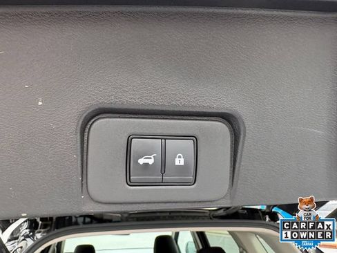 Used 2025 Nissan Rogue SV FWD image 28