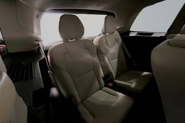 Certified 2025 Volvo XC90 T8 Plus w/ Protection Package Premier AWD/4WD image 31
