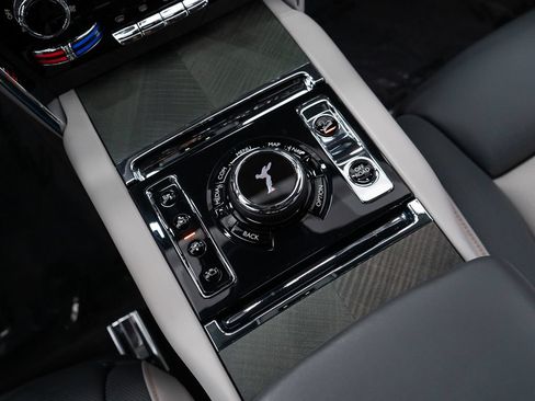 Certified 2023 Rolls-Royce Cullinan w/ Dark Exterior Package AWD/4WD image 39