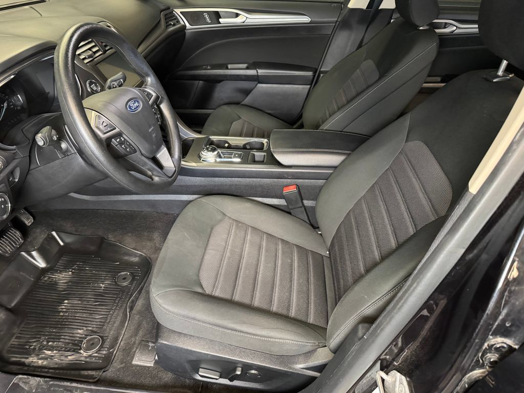 Used 2019 Ford Fusion SE AWD/4WD image 20