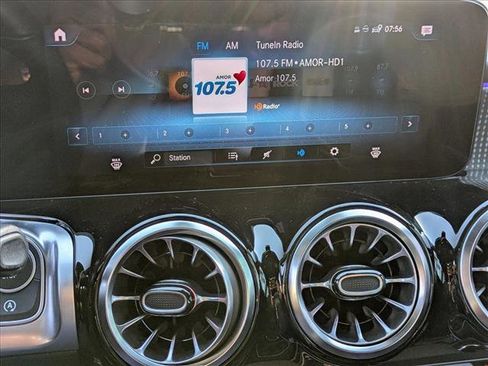 Certified 2022 Mercedes-Benz GLB 250 4MATIC image 13