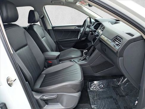 Used 2022 Volkswagen Tiguan SE FWD image 21