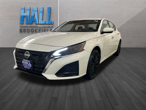 Used 2025 Nissan Altima 2.5 SV w/ SV Special Edition Package image 1