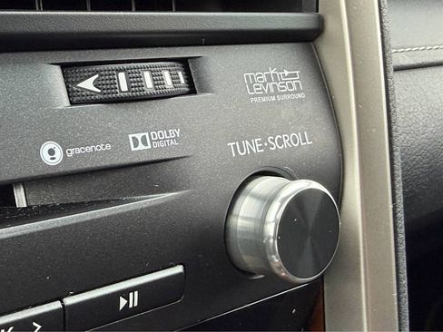 Used 2018 Lexus RX 350L w/ Premium Package image 17