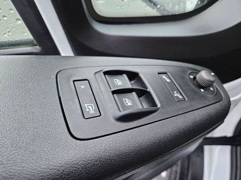 Used 2025 RAM ProMaster 2500 w/ Convenience Group image 19