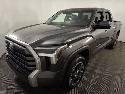 Used 2025 Toyota Tundra Limited image 24