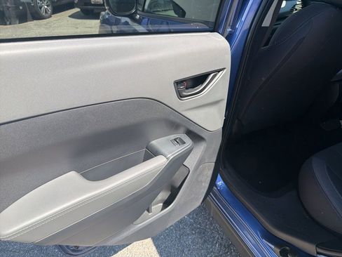 Used 2025 Subaru Crosstrek 2.0i Premium image 7