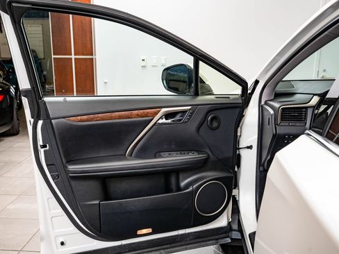 Certified 2022 Lexus RX 350L Premium w/ Premium Package AWD/4WD image 27