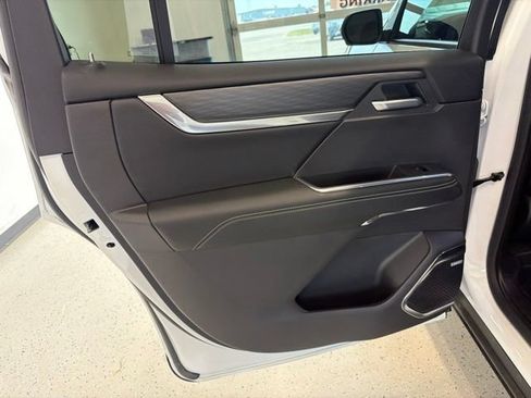 Used 2026 GMC Acadia Elevation w/ LPO, Floor Liner Package AWD/4WD image 43