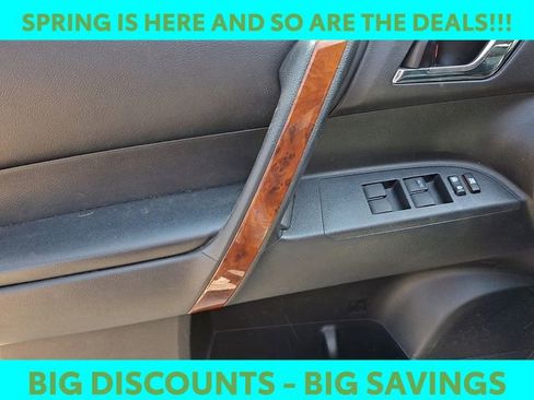 Used 2012 Toyota Highlander Limited w/ Tow Pkg image 12