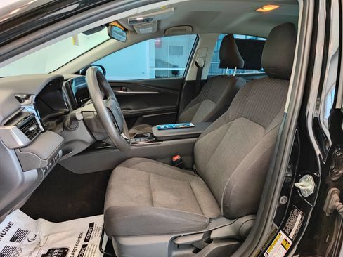 Used 2025 Toyota Camry LE FWD image 9
