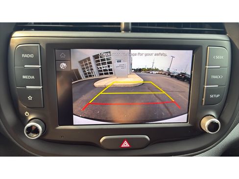 Used 2025 Kia Soul LX w/ LX Technology Package FWD image 19