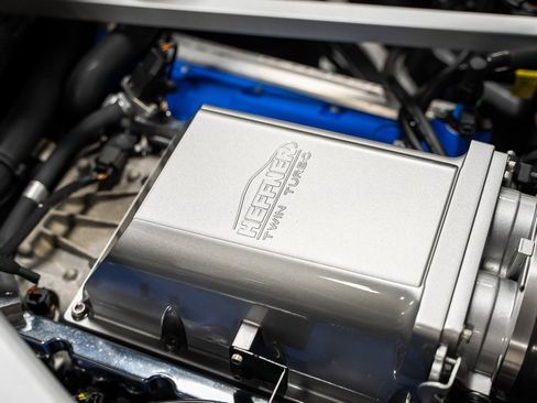 Used 2005 Ford GT image 4