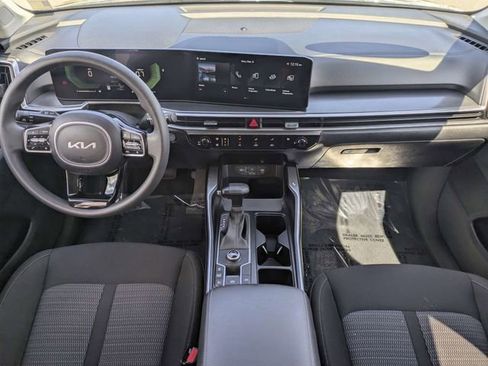 Used 2024 Kia Sorento LX image 15