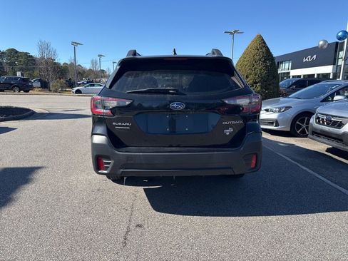 Used 2020 Subaru Outback Premium image 4