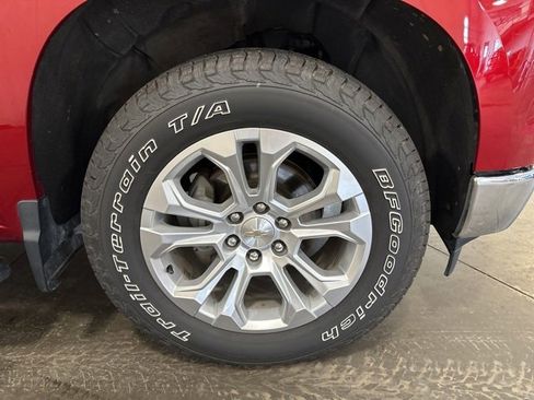 Used 2024 Chevrolet Silverado 1500 LTZ w/ Z71 Off-Road Package image 37