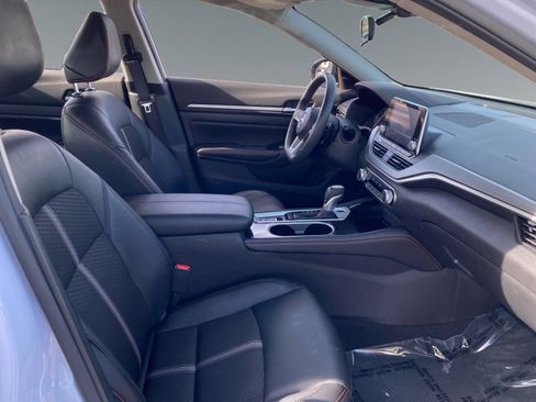 Used 2024 Nissan Altima 2.5 SR image 15