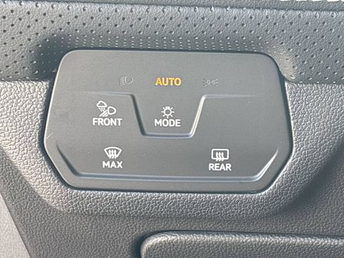 New 2026 Volkswagen Atlas SE FWD image 28