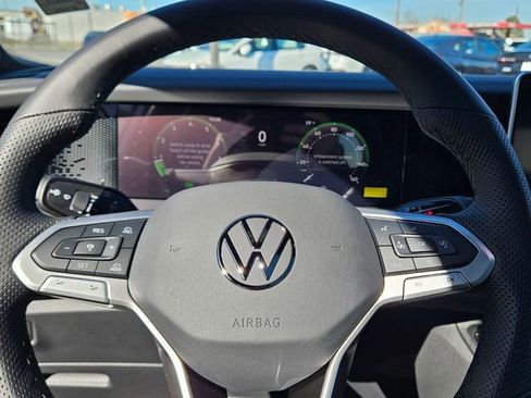New 2026 Volkswagen Tiguan SE R-Line FWD image 23