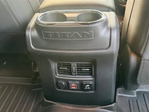 Used 2019 Nissan Titan SV w/ SV Convenience Package image 20