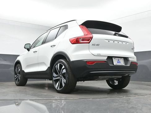 New 2026 Volvo XC40 B5 Plus w/ Climate Package AWD/4WD image 41
