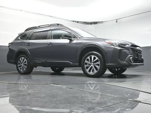 Used 2024 Subaru Outback Premium AWD/4WD image 31