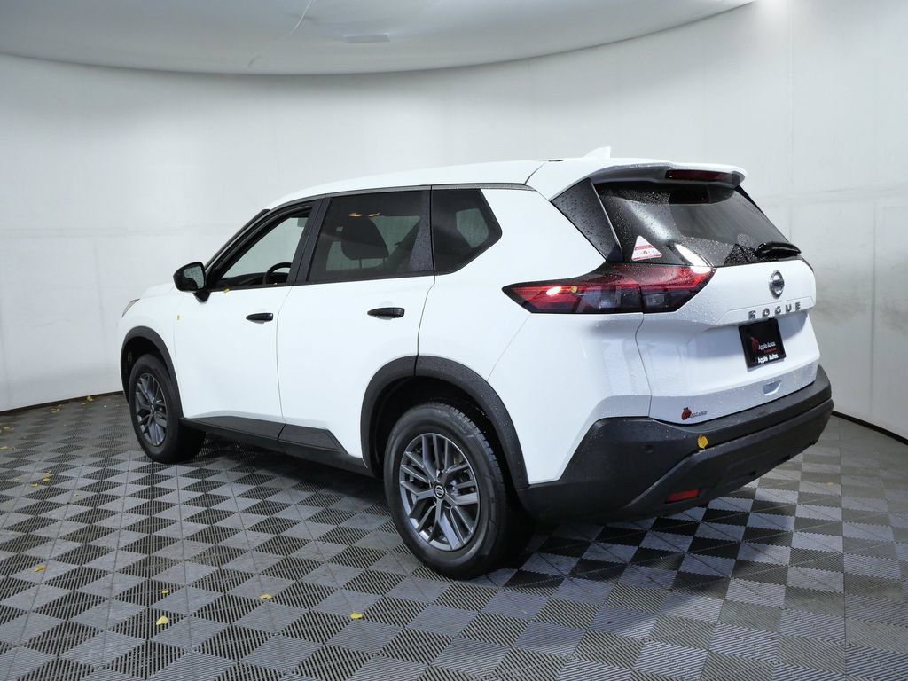 Used 2021 Nissan Rogue S FWD image 4