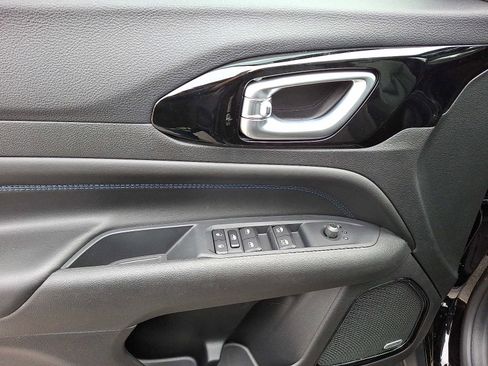 New 2026 Jeep Compass Limited w/ Sun, Sound & Navigation Group image 8