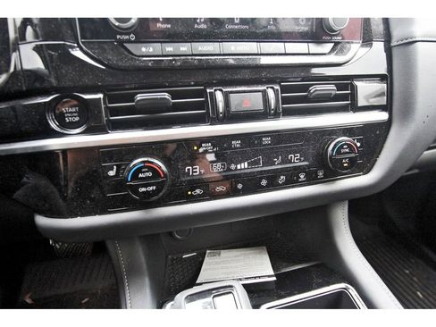 Used 2025 Nissan Pathfinder SV FWD image 21