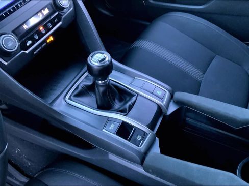 Used 2018 Honda Civic Sport image 16