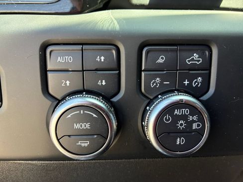 Used 2024 GMC Sierra 1500 AT4 w/ Technology Package AWD/4WD image 19