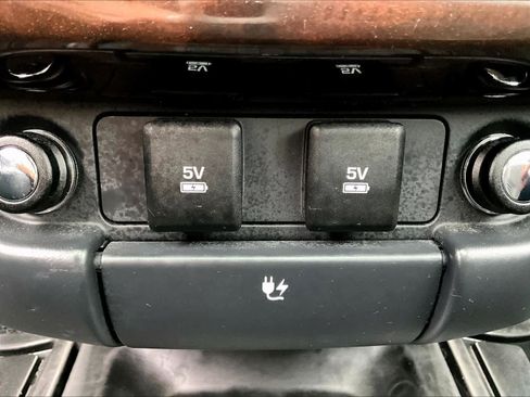 Used 2020 Land Rover Range Rover HSE image 28