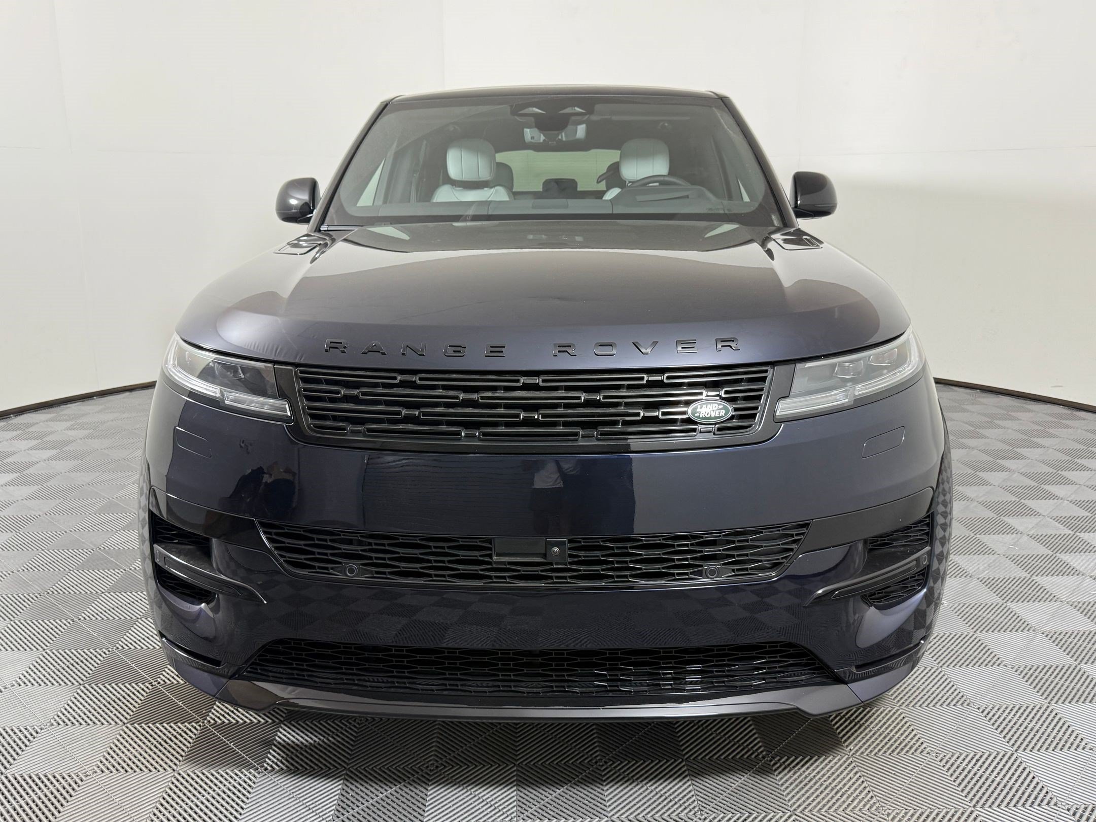 New 2026 Land Rover Range Rover Sport Dynamic SE AWD/4WD image 6