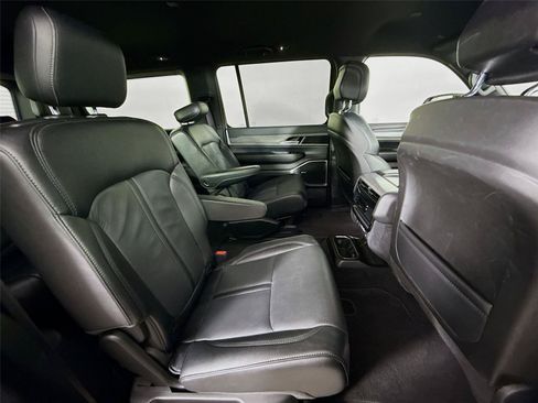 Used 2024 Jeep Wagoneer Series II AWD/4WD image 28