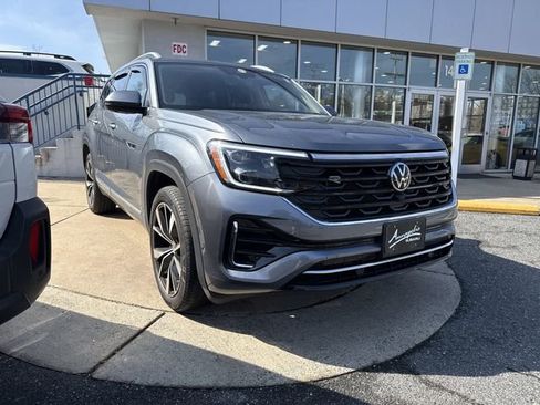 Used 2024 Volkswagen Atlas SEL Premium R-Line image 1