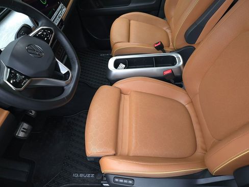 Used 2025 Volkswagen ID. Buzz Pro S image 13