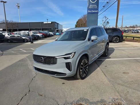 New 2026 Volvo XC90 T8 Plus w/ Protection Package Premier image 2