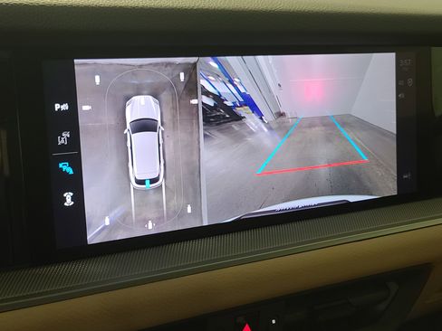 New 2026 Porsche Cayenne image 23