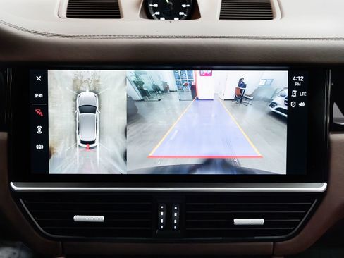 Used 2023 Porsche Cayenne image 13