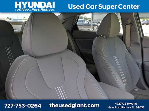 Used 2024 Hyundai Elantra SEL FWD image 6