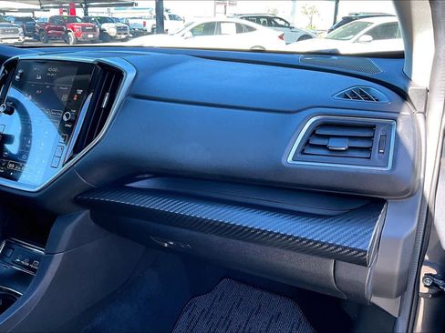 Used 2024 Subaru Ascent Premium w/ Convenience Package image 16