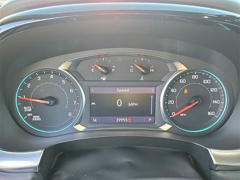 Used 2023 Chevrolet Traverse LT image 24