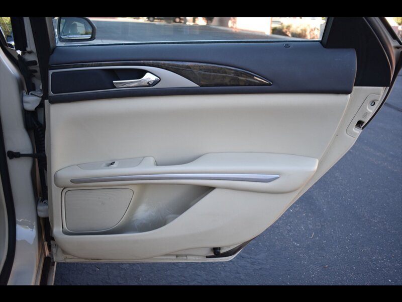 Used 2014 Lincoln MKZ w/ Equipment Group 102A Reserve FWD image 27