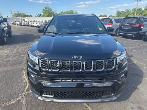 New 2026 Jeep Compass Latitude image 8