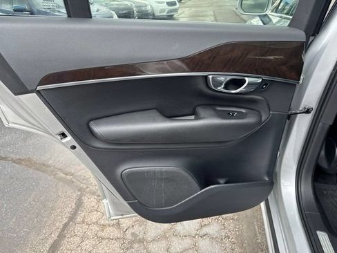 Used 2017 Volvo XC90 T6 Momentum w/ Vision Package AWD/4WD image 18